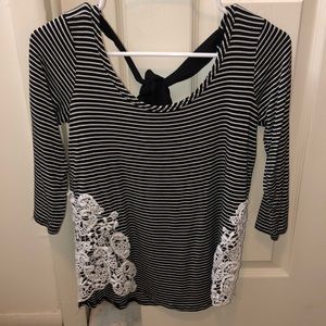 Women’s 3/4 Sleeve Moa Moa striped top